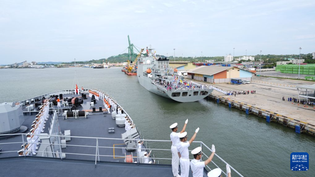 海军83舰编队圆满完成远海综合实习访问任