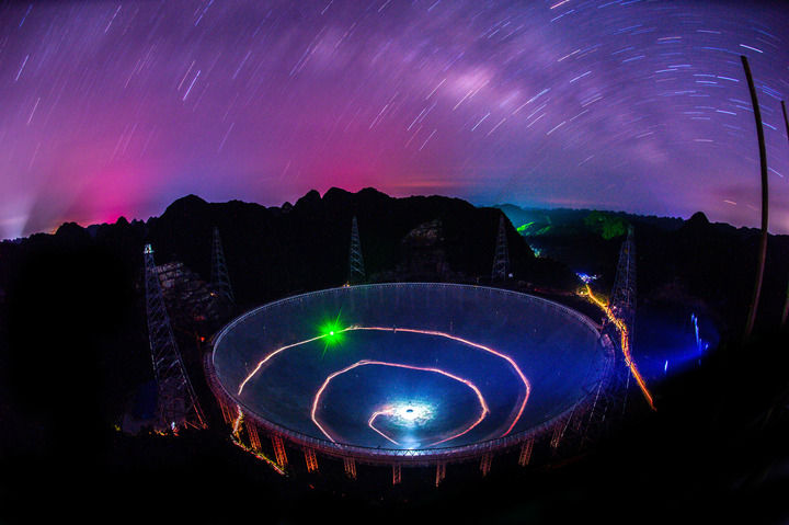 在群山之巅,写一封给宇宙的情书