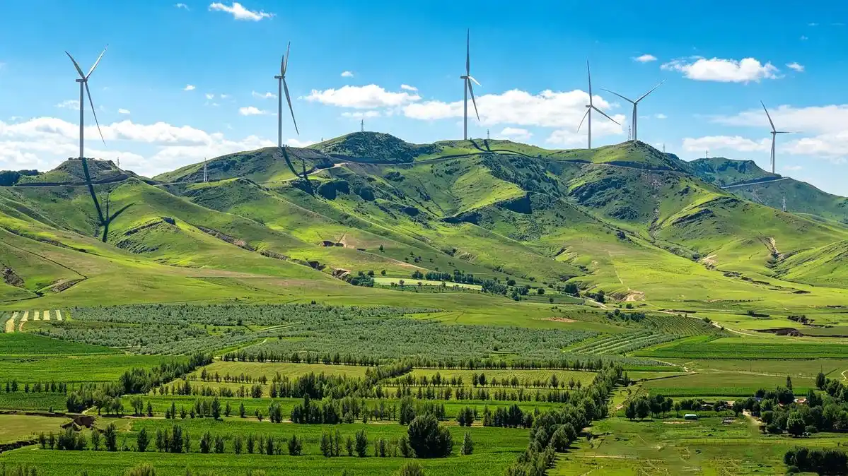 内蒙古巴林右旗:风机绿壤绘北疆