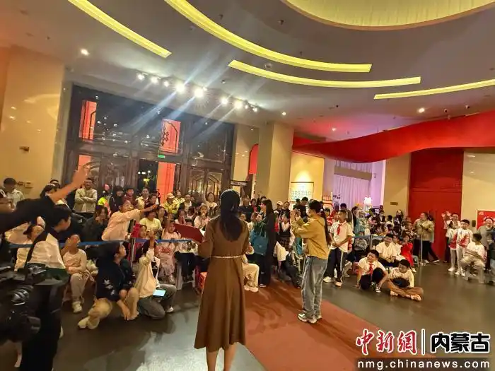 内蒙古解放纪念馆中秋惠民夜游活动绽放别样文博风采