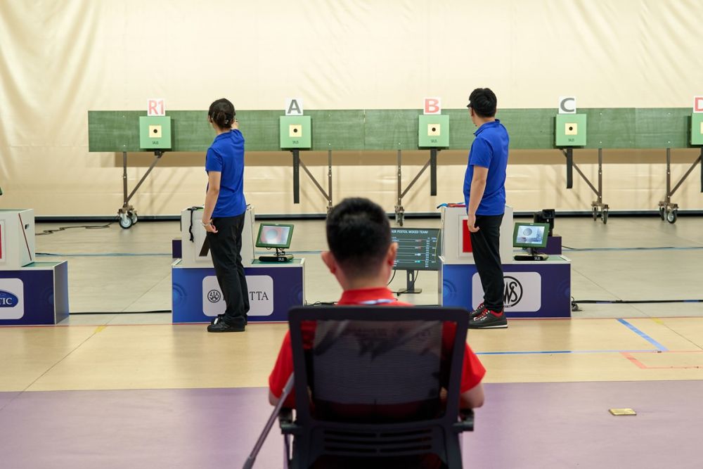 国际射联全项世界杯：中国队包揽首日两金