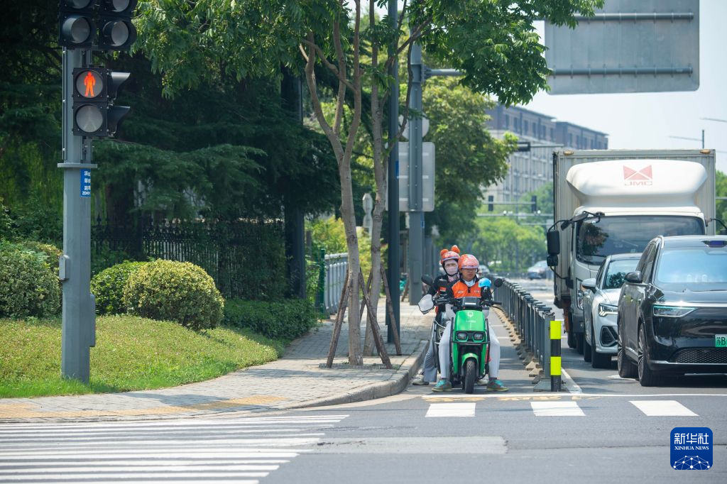 江苏无锡：全域落地“红灯停表” 化解骑手时效焦虑